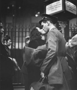 Alla stazione Penn di New York (1943), Alfred Eisenstaedt