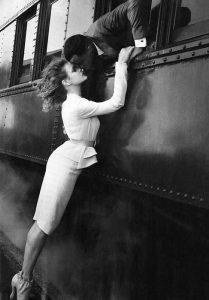 Train kiss (2010) Annie Leibovitz per Vogue