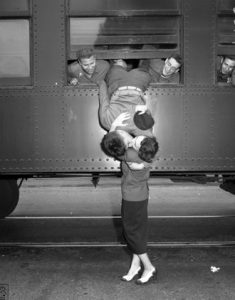 Un bacio d'addio prima della guerra di Korea (Los Angeles,1950), Frank Brown